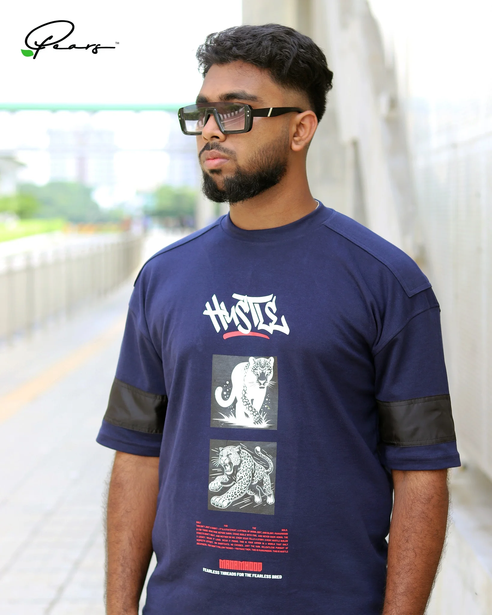 HUSTLE Oversized T-Shirt - Navy Blue
